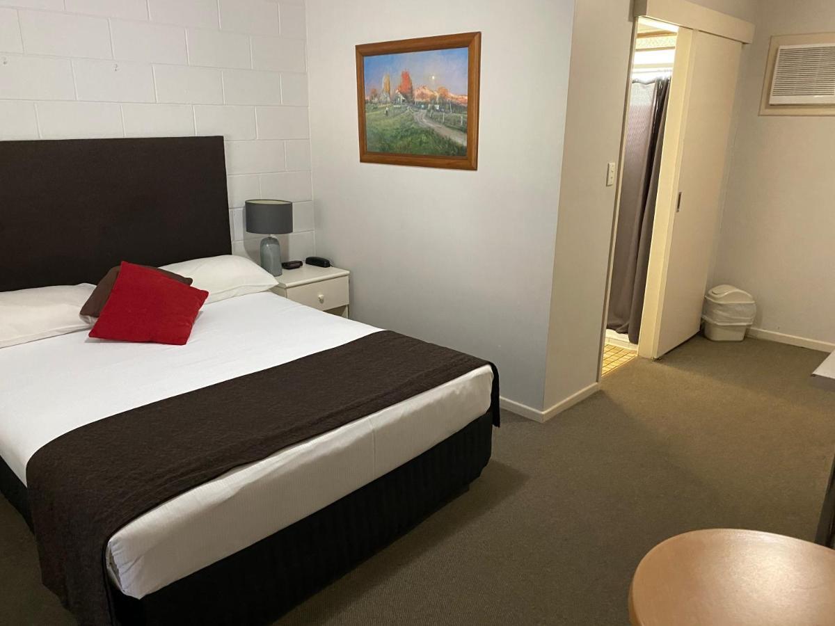 Puffers Inn Loganholme Extérieur photo