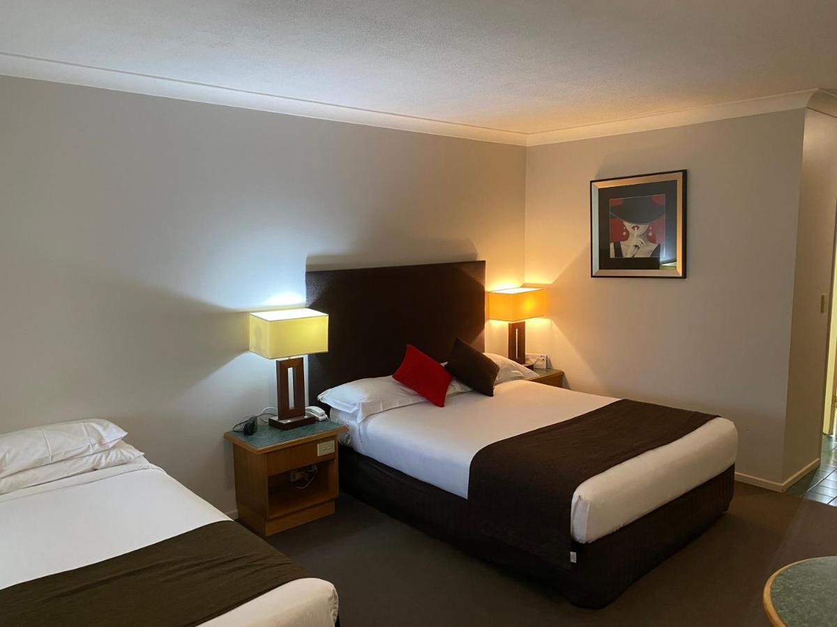 Puffers Inn Loganholme Extérieur photo