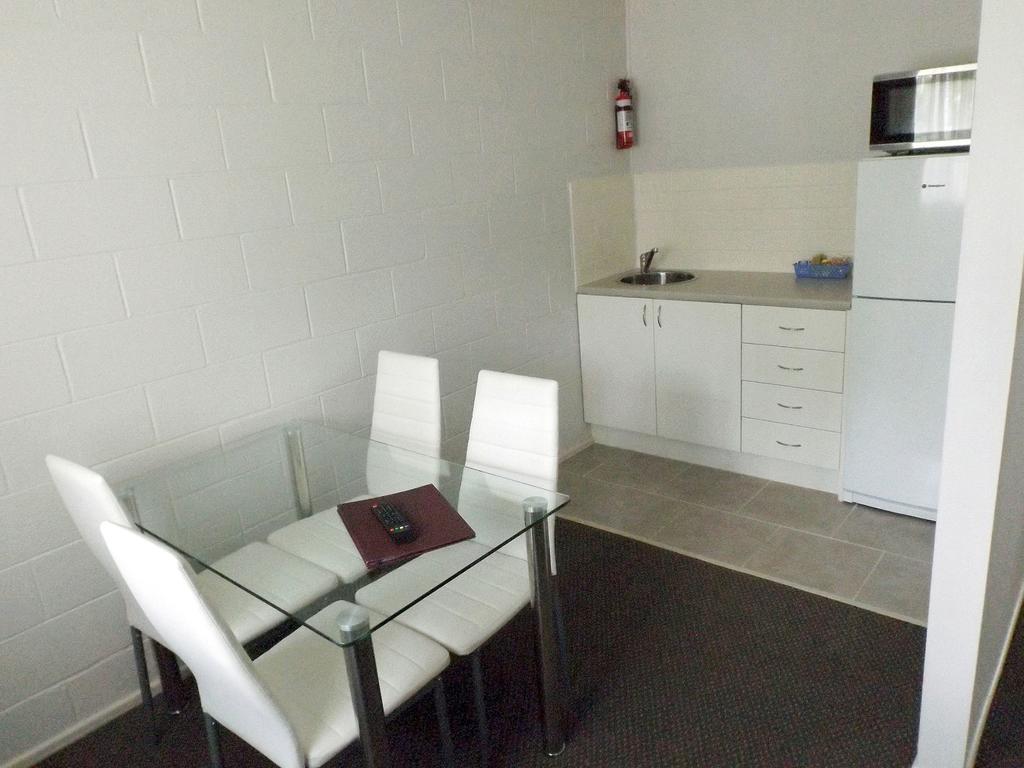 Puffers Inn Loganholme Extérieur photo