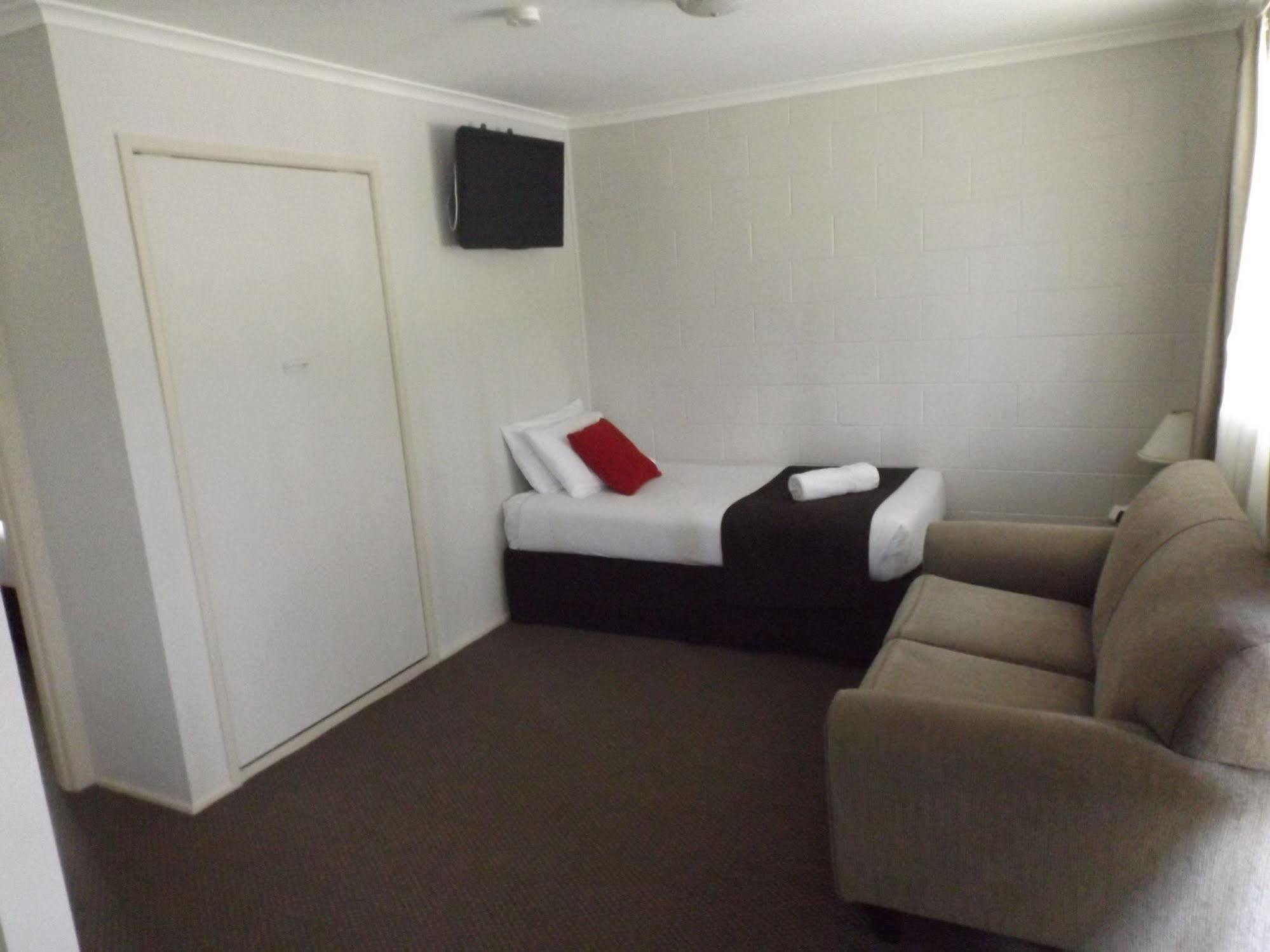 Puffers Inn Loganholme Extérieur photo