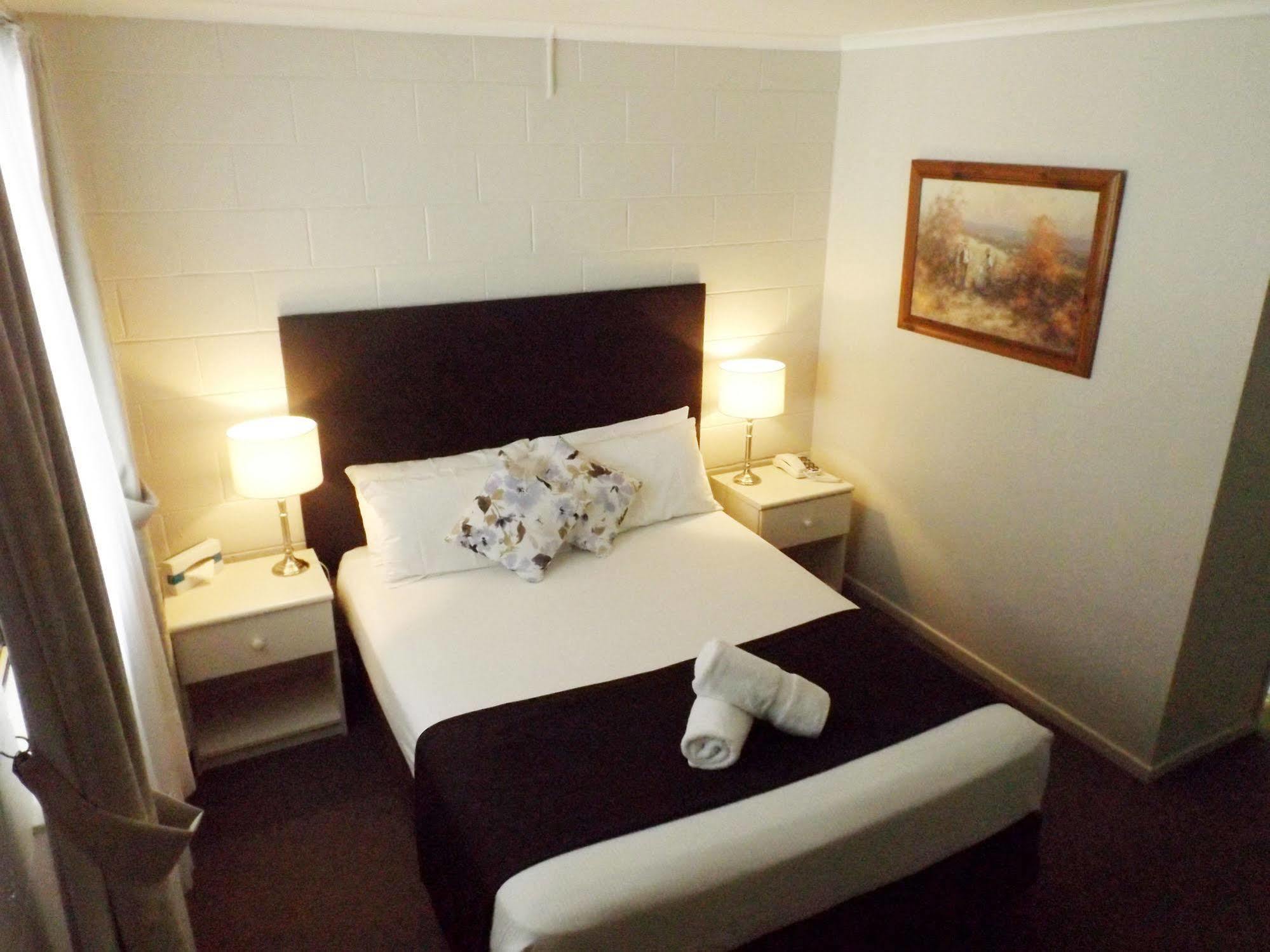Puffers Inn Loganholme Extérieur photo