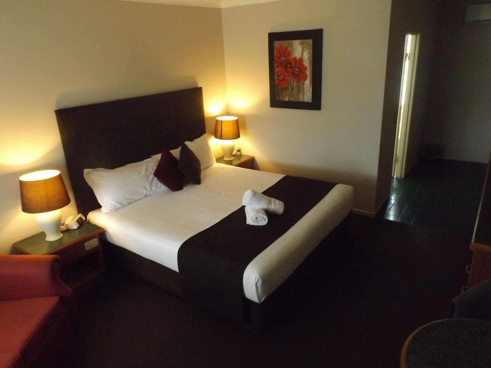 Puffers Inn Loganholme Extérieur photo