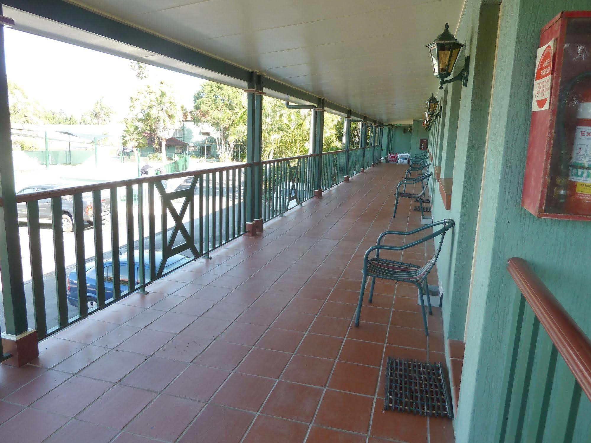 Puffers Inn Loganholme Extérieur photo